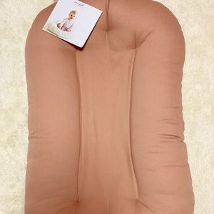 Snuggle Me Organic NWT Gumdrop